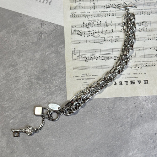 三山凌輝　&RADI　チャーム　クロスプレート　南京錠　モチーフ 三山凌輝 &RADI チャーム クロスプレート 南京錠 モチーフ 三山