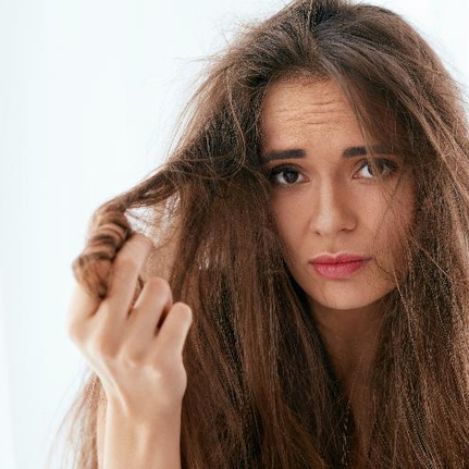 Unhas e Cabelos Fracos? A Resposta Pode Estar na Sua Dieta, Alertam Especialistas