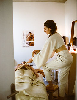 PREMIER MOI - MASSAGE CABINE - 01 2026 - ARGENTIQUE.jpg