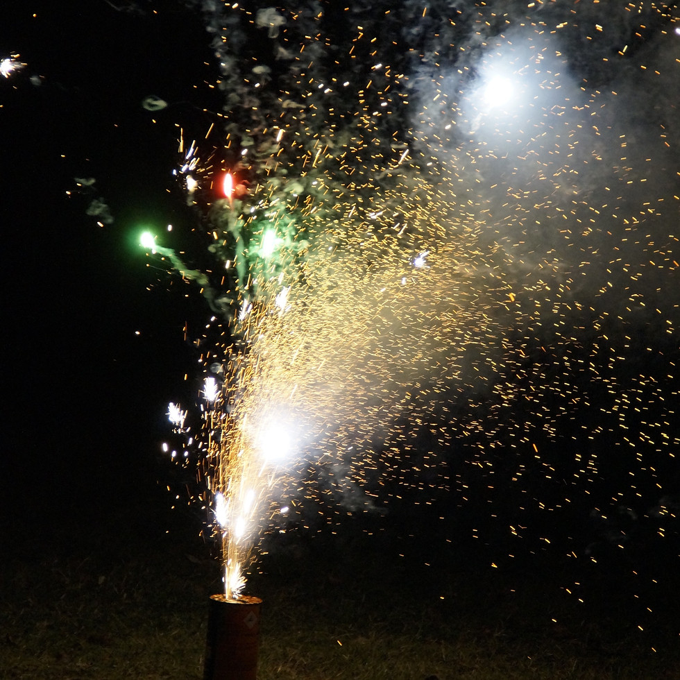 efraimstochter-fireworks-240257.jpg