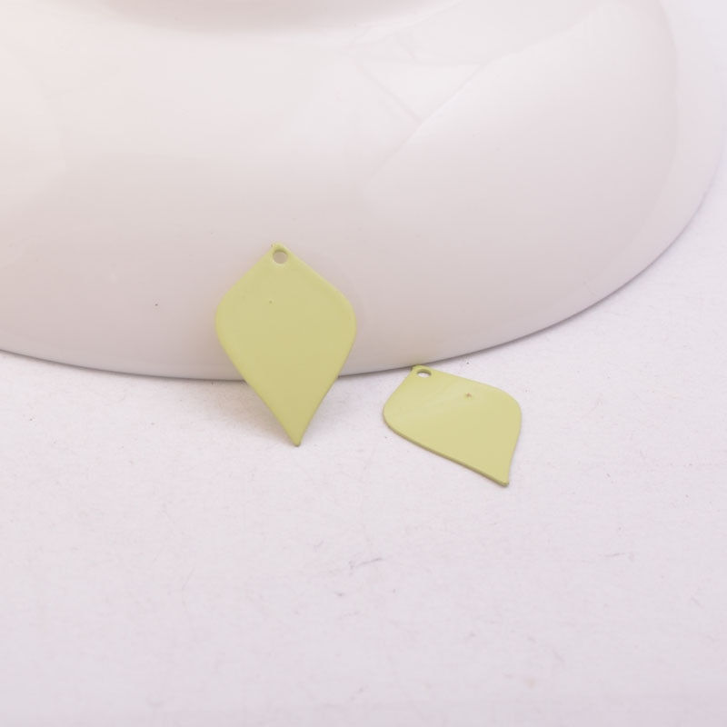 Miniatura: 4 estampes gouttes - 18 x 12 mm  - laiton peint -  12 coloris