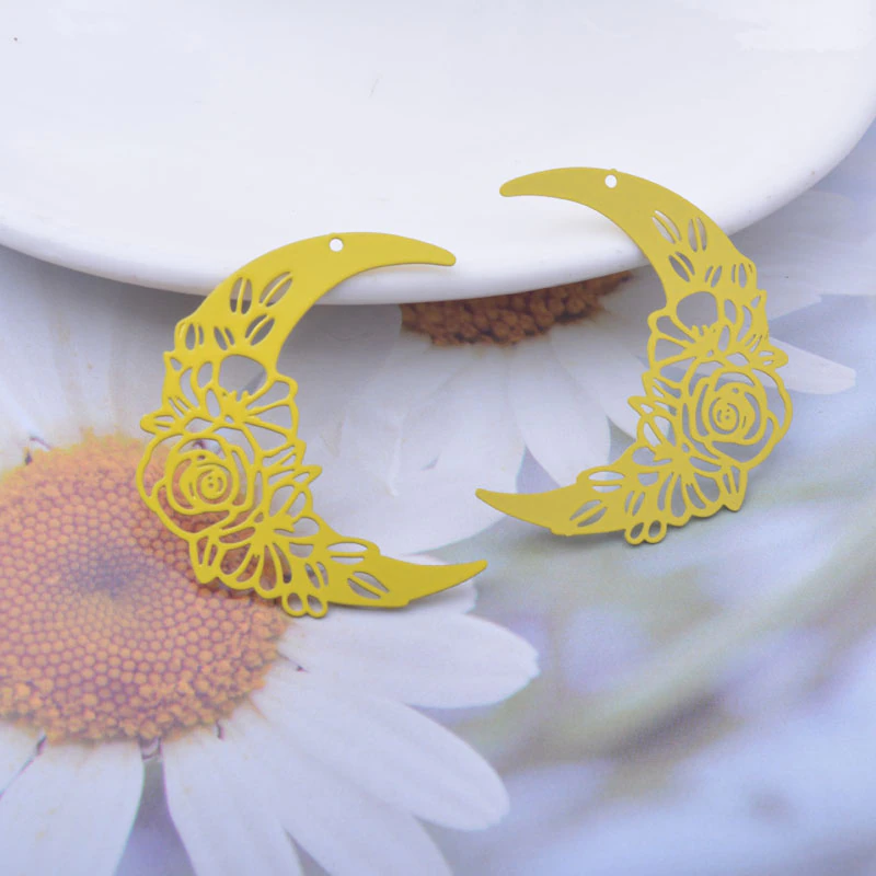 Miniature : 2 estampes croissant de lune fleurs  - 35 x 31 mm - 10 coloris - laiton