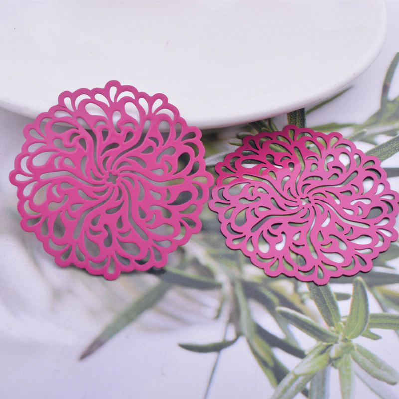 Miniature : estampes rondes filigranes - 42 mm - laiton - 12 coloris