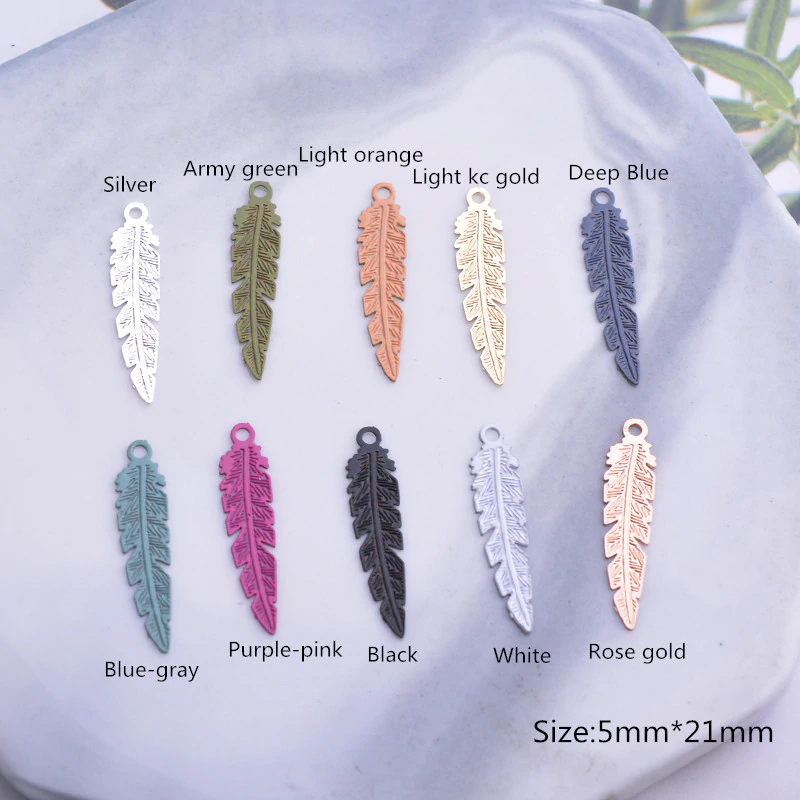 Miniaturbild: 4 estampes plumes  - 21 x 5  mm - laiton - 10 coloris au choix