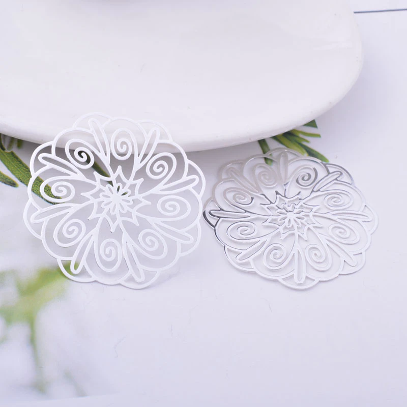 Miniatura: 2 estampes fleur - 39 mm - laiton peint - 10 coloris