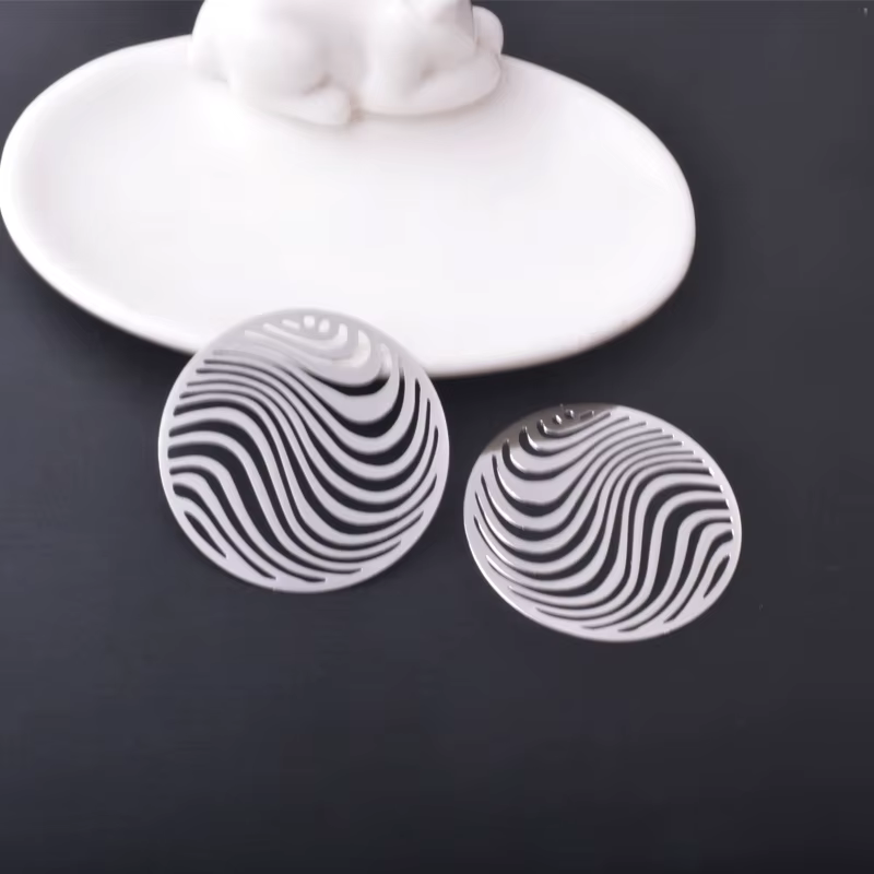 Thumbnail: 2 estampes rondes - 42  mm - 10 coloris - laiton