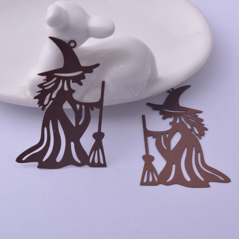 Miniatura: 2 estampes sorcière  - 50 x 33 mm - laiton peint - 7 coloris