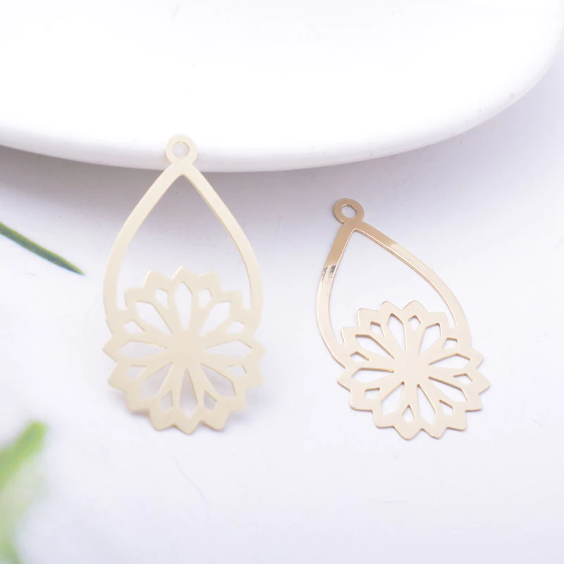 Miniature : 2 estampes goutte et fleur - 35 x 19 mm - 10 coloris - laiton