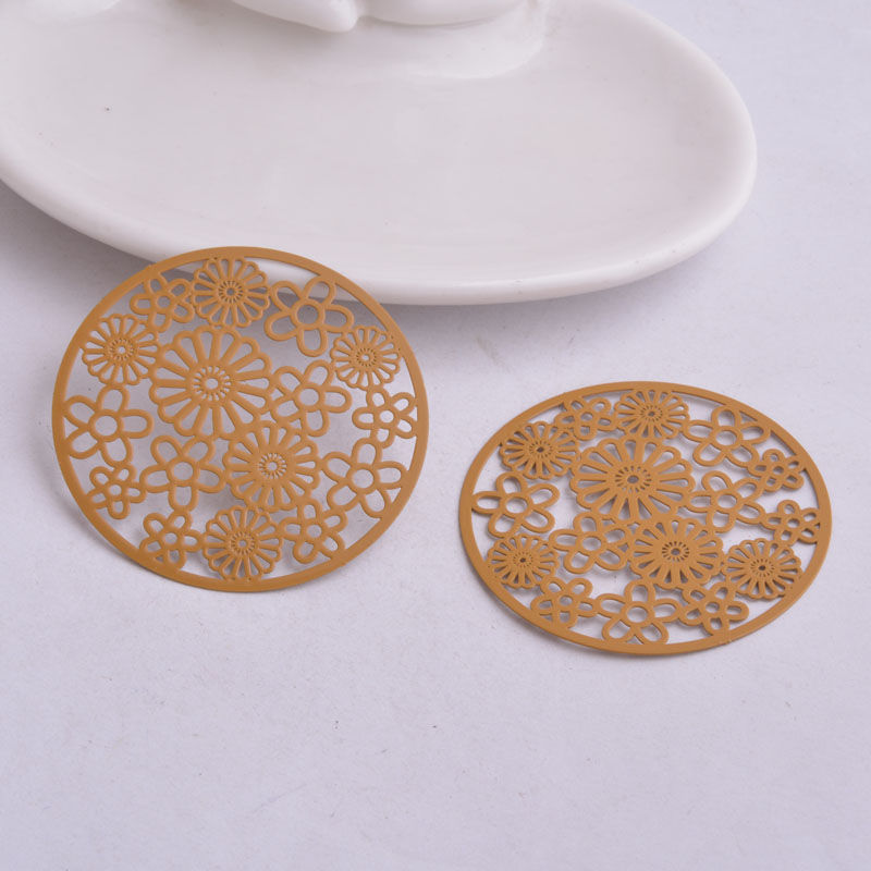 Miniaturbild: 2 estampes rondes - motif fleurs  - 46 mm  - laiton -  7 coloris
