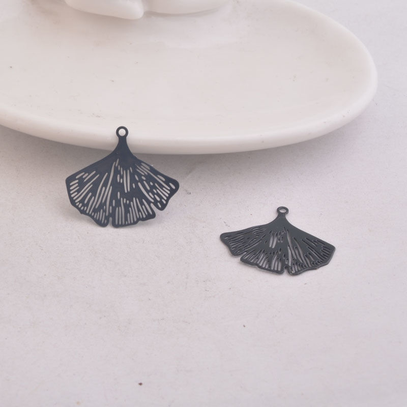 Miniatura: 2 estampes feuilles  de ginkgo - 25 x 22 mm - laiton peint - 10 coloris
