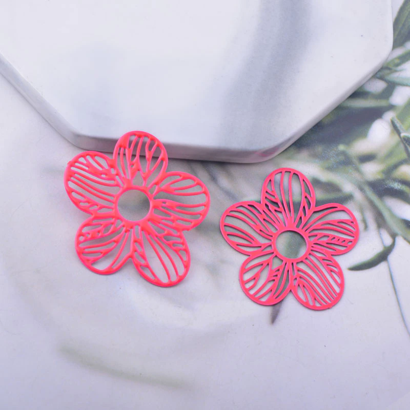 Thumbnail: 2 flower prints - 31 x 28 mm - brass - 10 colors