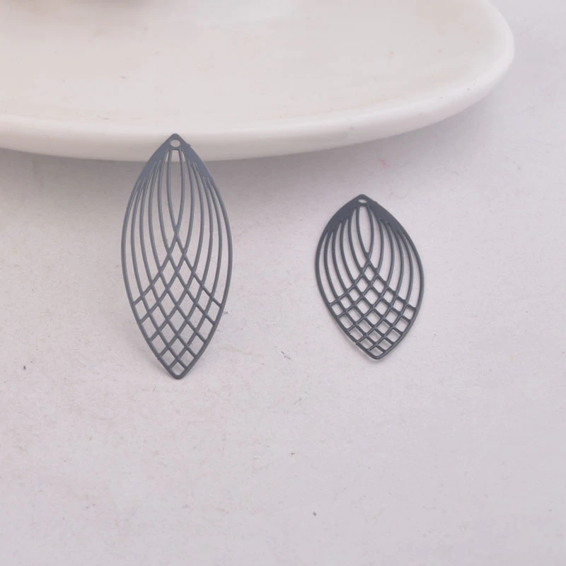 Miniature : 2 estampes ovales - 40 x 16 mm - laiton peint - 14 coloris au choix