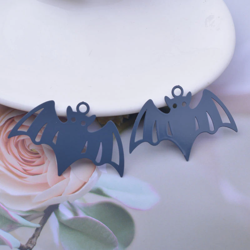 Miniature : 2 estampes chauve - souris d' Halloween - 41 x 27 mm - 10 coloris - laiton