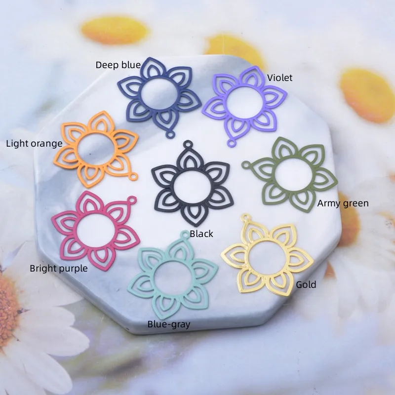 Miniature : 2 estampes fleur filigrane - 30 x 27 mm - laiton - 10 coloris