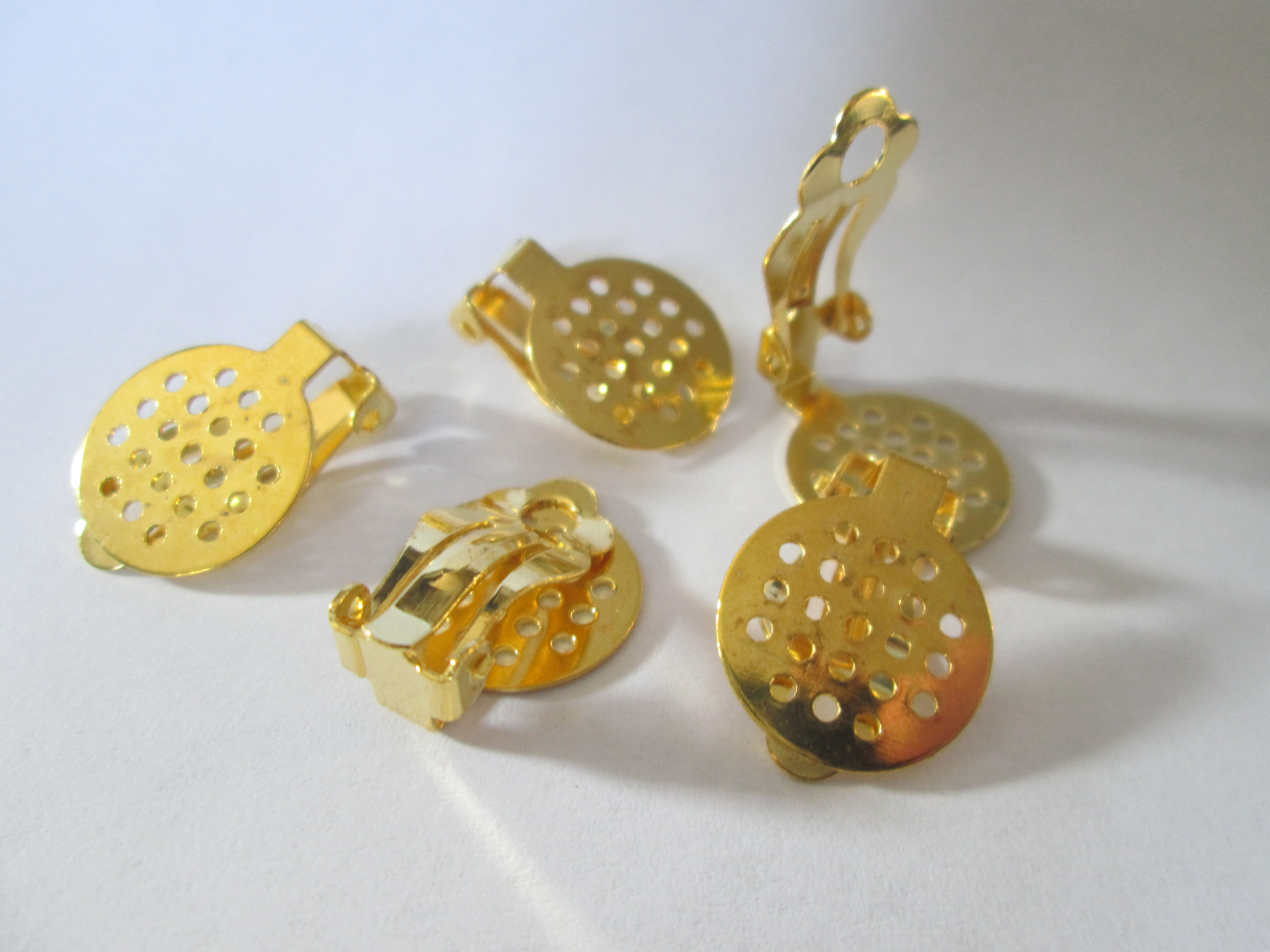 10 ear clips - pad to stick 15 mm - brass - gilded gold