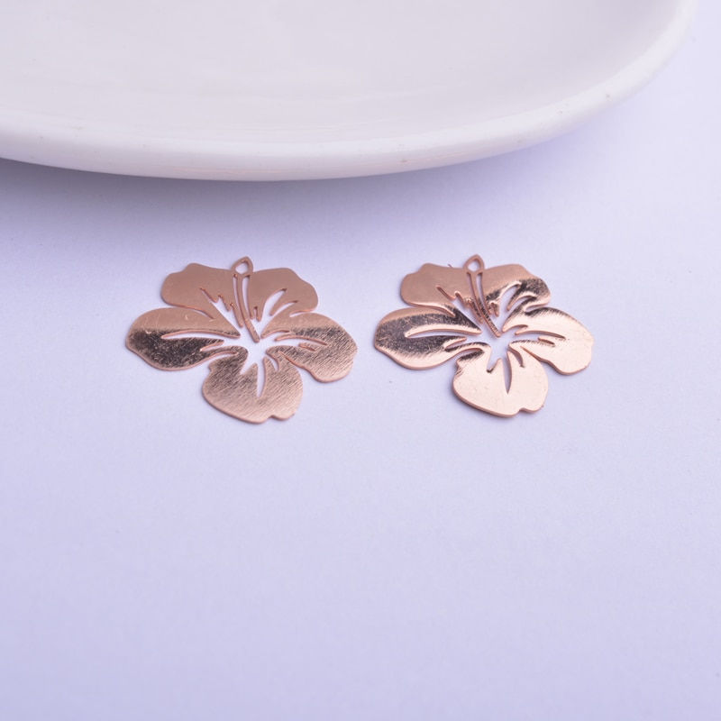 Miniatura: 4 estampes fleurs  - 21 x 20  mm - laiton - 15 coloris au choix