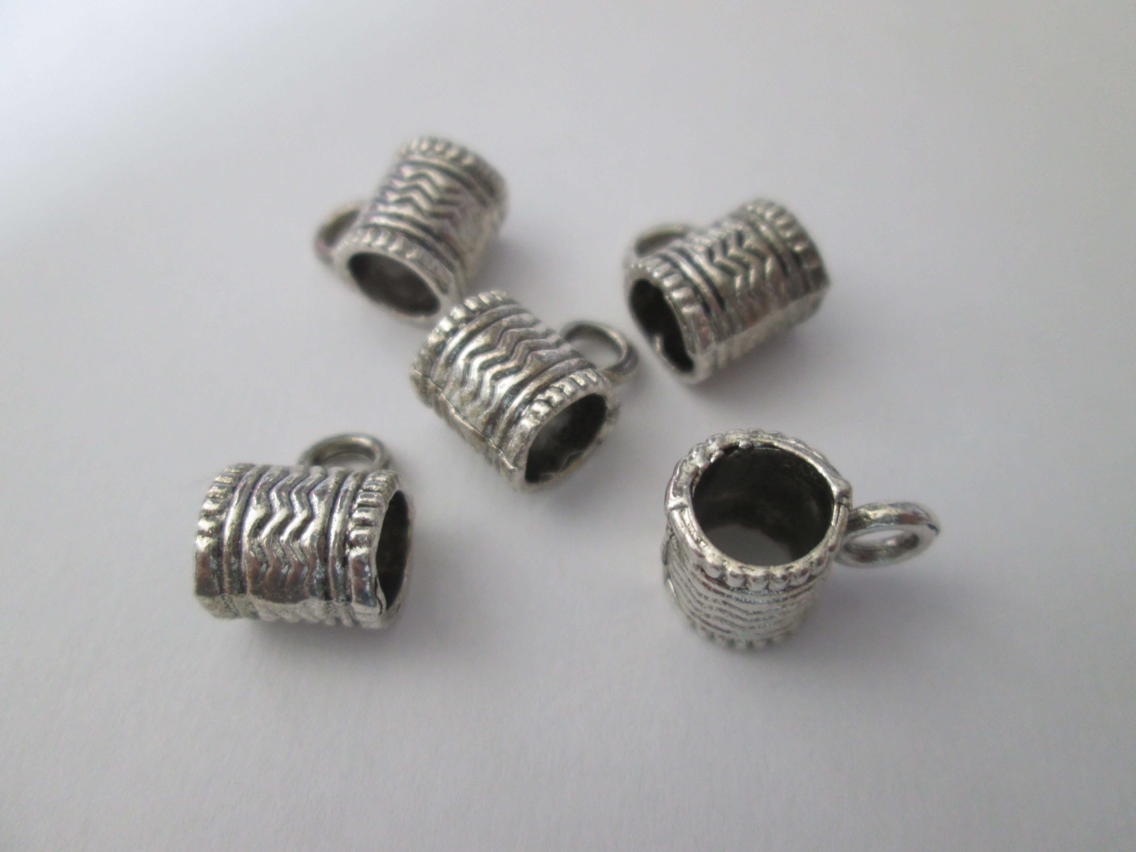 2 Bélières en métal argenté - 13 x 8 x 6 mm