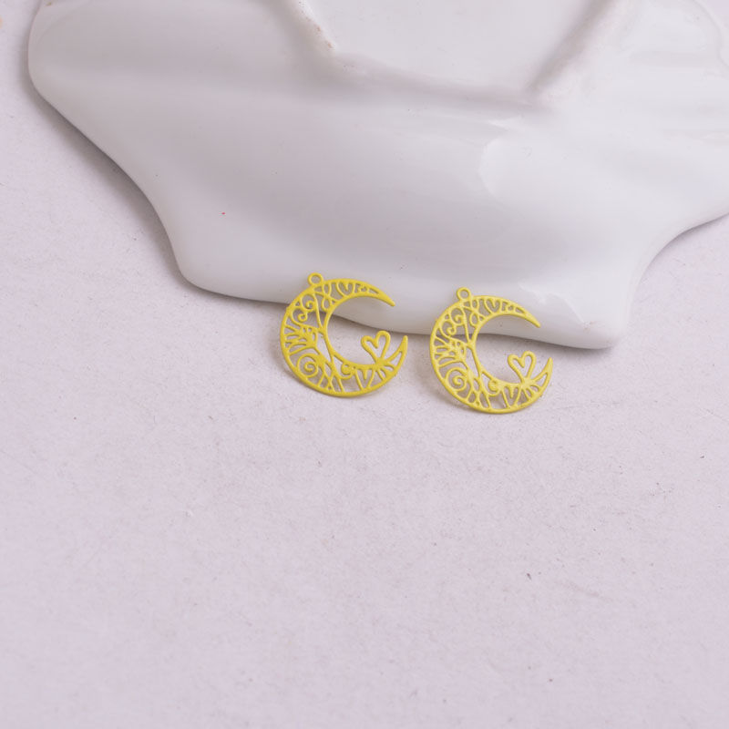 Miniature : 4 estampes croissant de lune et coeur  - 16 x 14 mm - 9 coloris - laiton