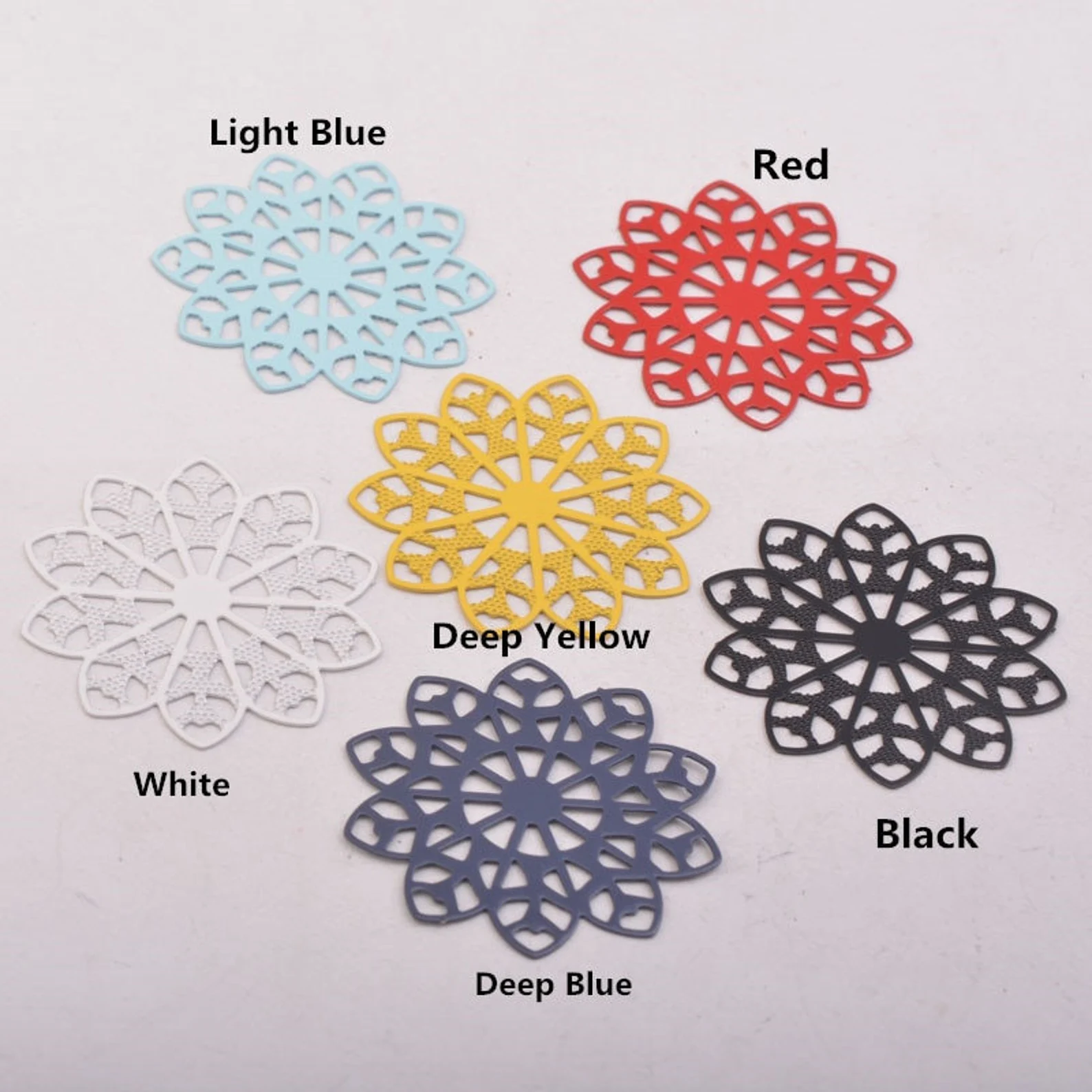 2 flower prints - 30 mm - brass - 6 colors to choose from