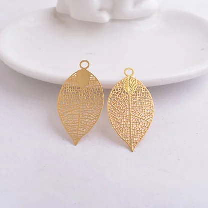 Miniature : 2 estampes feuilles 38 x 20 mm - laiton peint - 11 coloris