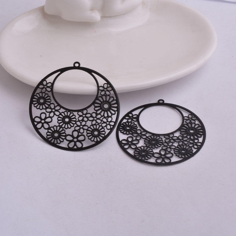 Thumbnail: 2 round flower prints - 42 x 40 mm - brass - 9 colors