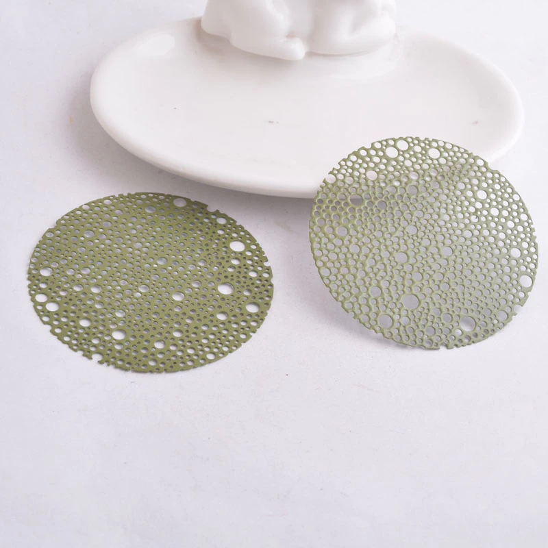 Thumbnail: 2 openwork round stamps - 55 mm - painted brass - 10 colors