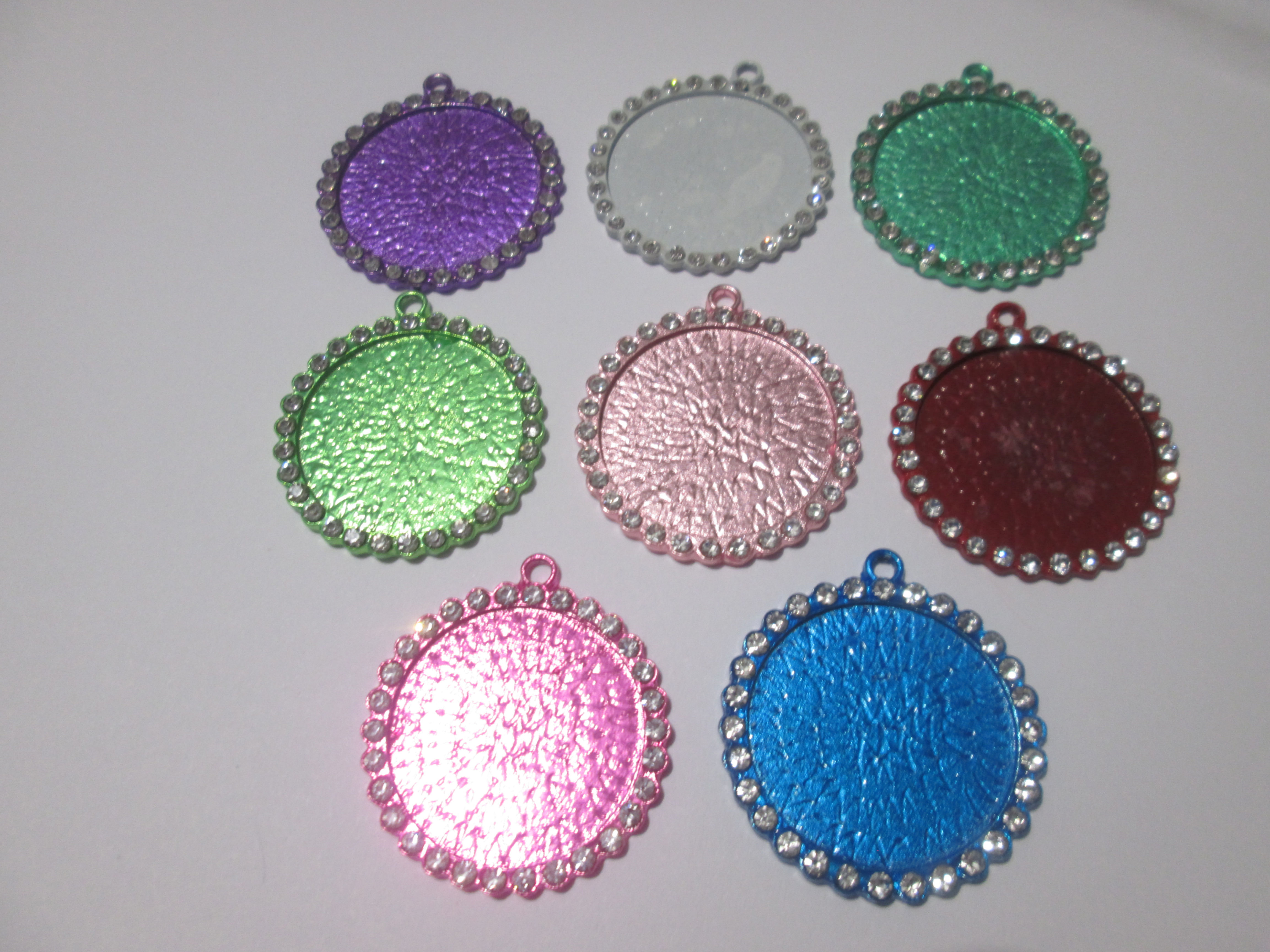 25 mm - pendentif à strass  - métal - 8 coloris - 33 x 30 mm
