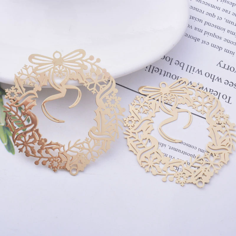 Miniatura: 2 estampes couronne de noël -  49 x 46 mm - 10 coloris - laiton