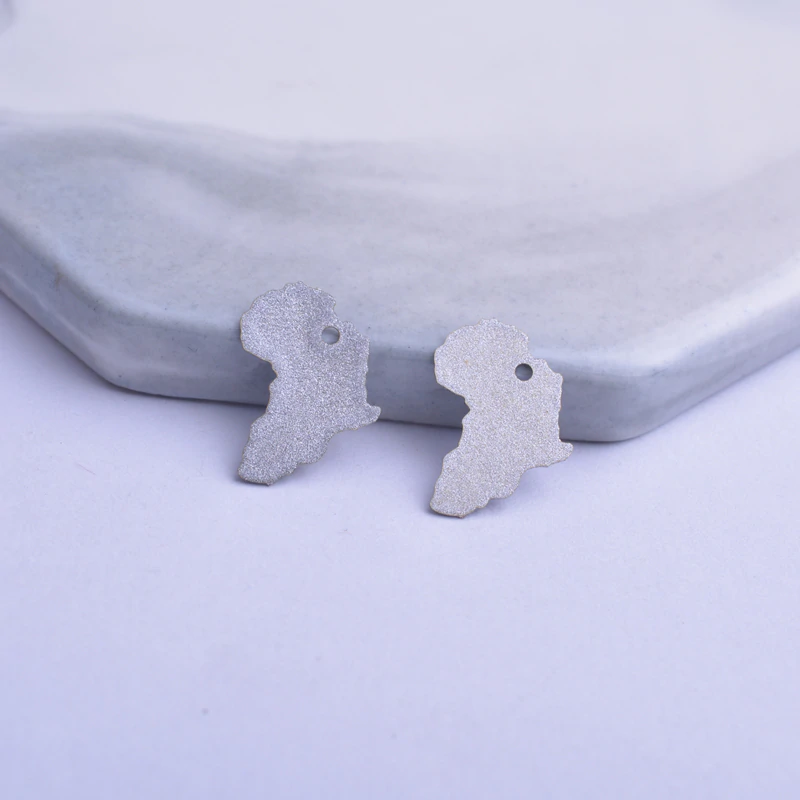 Miniature : 2 estampes Afrique - coloris au choix - 14 x 12 mm en métal peint