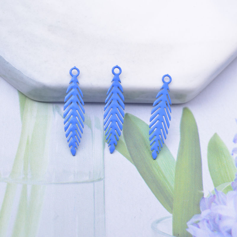 Miniature : 4 estampes feuilles filigranes - 20 x 5 mm - 10 coloris - laiton