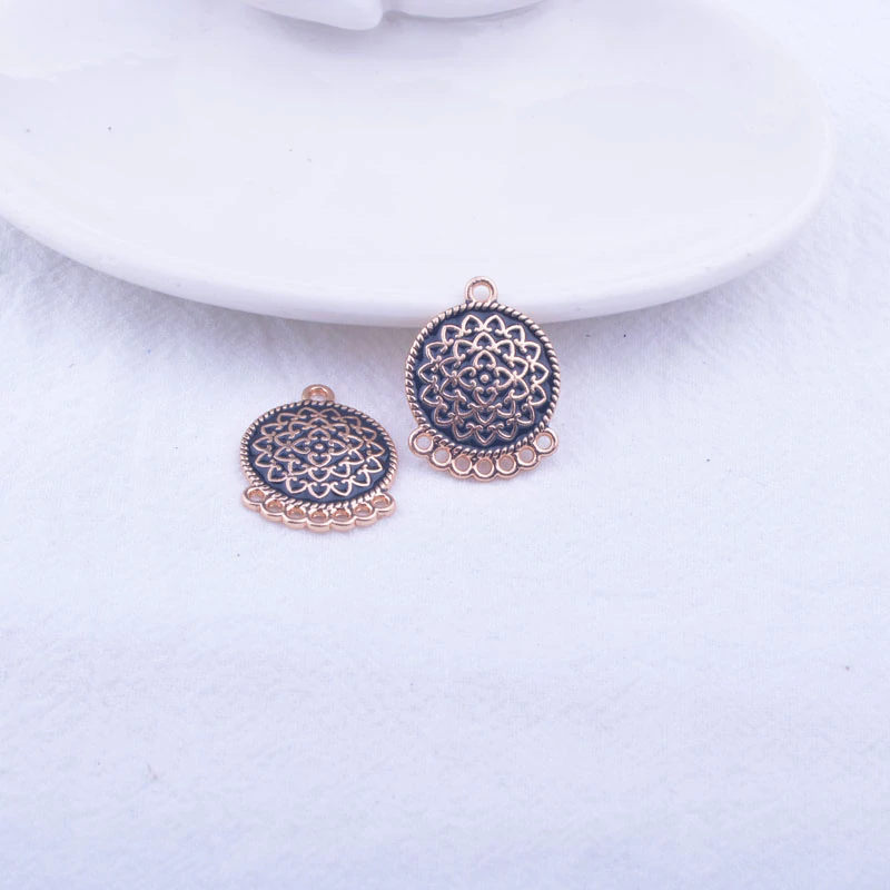 Thumbnail: 2 candlesticks for earrings - enamelled gold metal