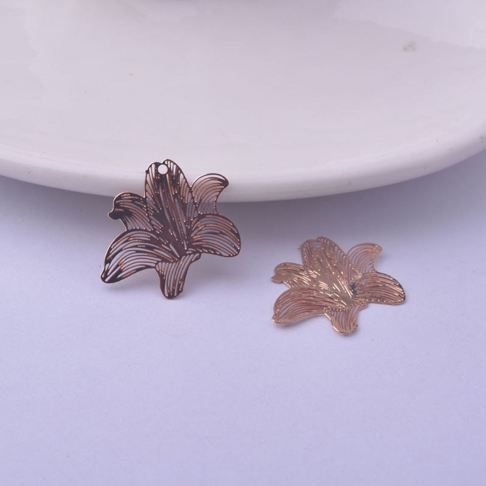 Miniatura: 4 estampes fleurs de lys  - 20 x 19 mm - laiton - 10 coloris au c