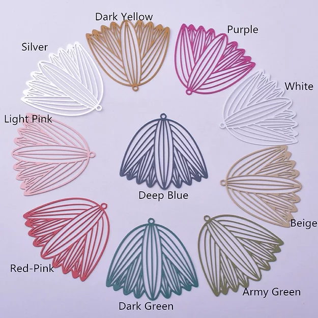 2 estampes fleurs - 39 x 37 mm - laiton - 12 coloris