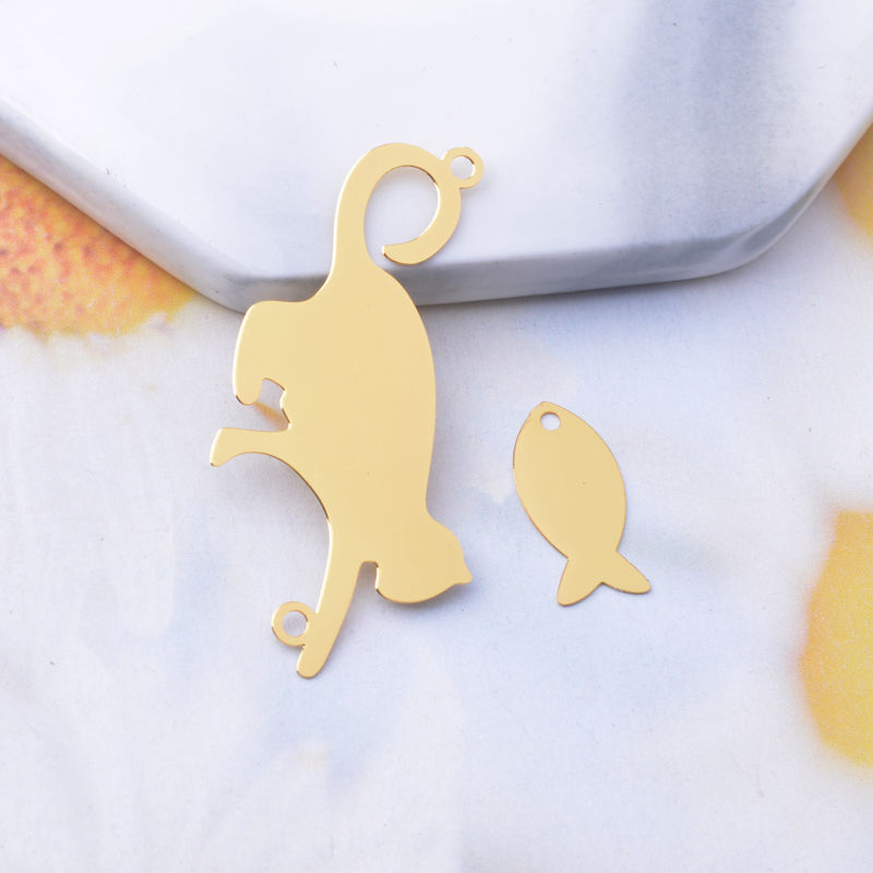 Miniaturbild: 4 estampes chat et son poisson - 40 x 21 mm - laiton - 4 coloris