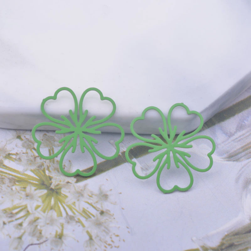 Miniature : 4 estampes fleur - 17 mm - laiton peint - 10 coloris