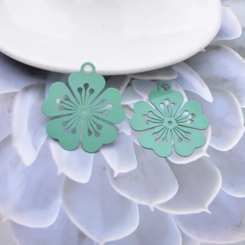 Miniature : 2 estampes fleurs - 37 x 34 mm - laiton - 9 coloris
