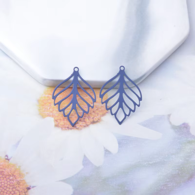 Miniatura: 4 estampes feuilles filigranes - 25 x 19 mm - 10 coloris - laiton