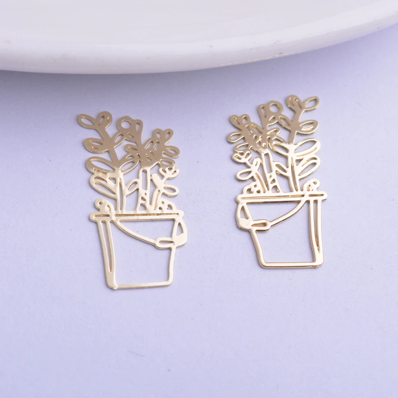 Miniaturbild: 4 estampes fleurs - pot  de thym  - 23 x 12 mm - laiton - 10 coloris au choix