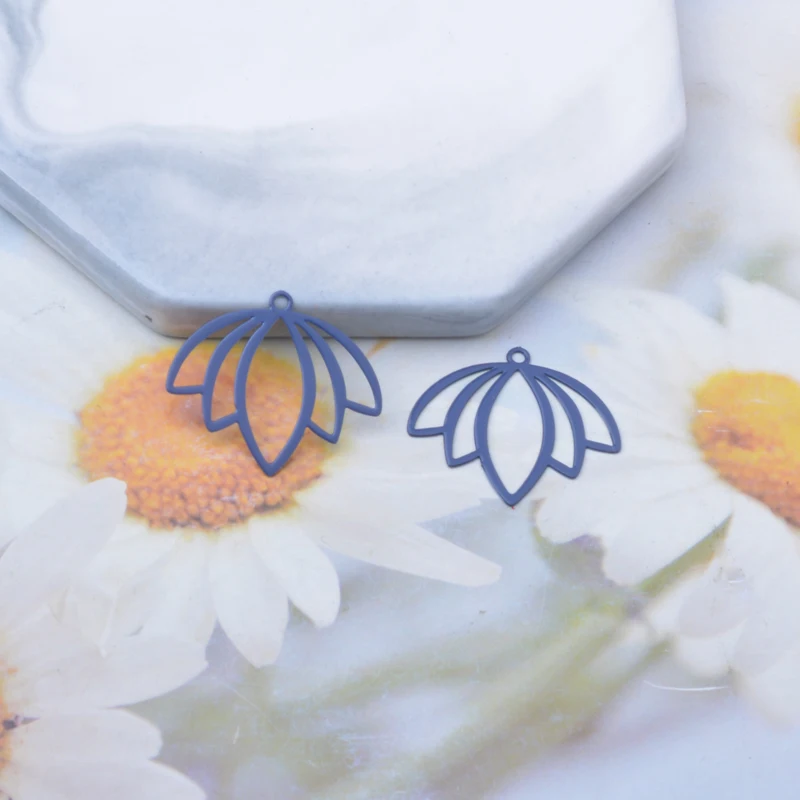 Thumbnail: 2 estampes fleur - 25 x 22 mm - laiton - 9 coloris