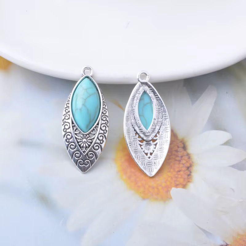 Miniaturbild: pendentif argentTibétain et howlite turquoise - alliage zinc - 6 modèles
