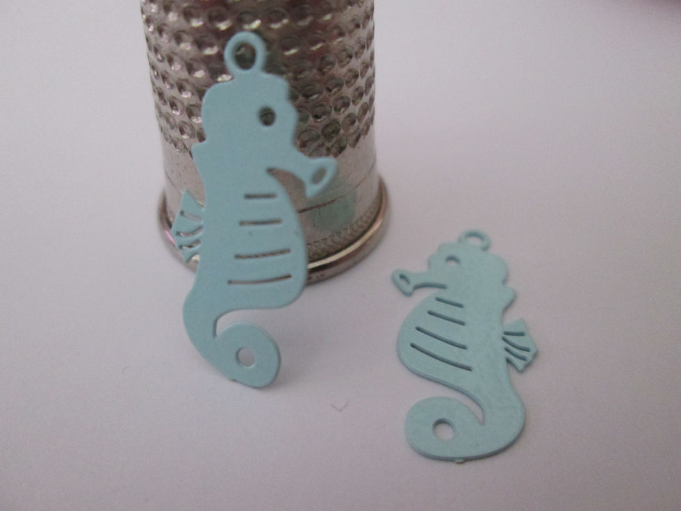 Miniatura: 4 estampes hippocampes - 21 x 10 mm - laiton - 9 coloris