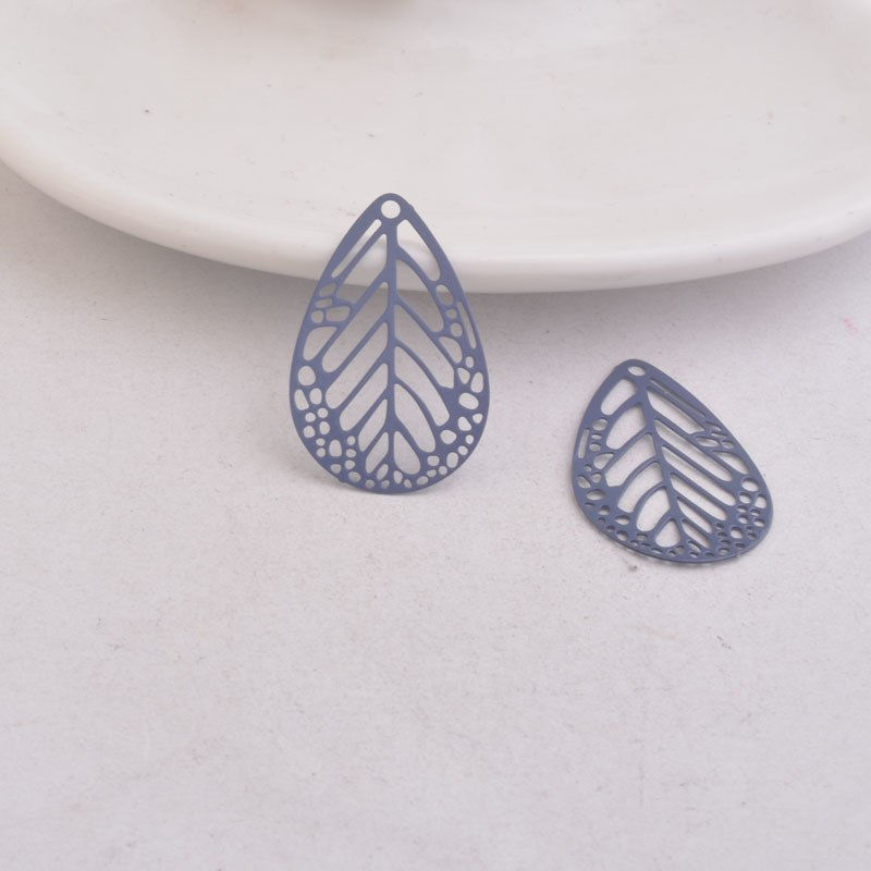 Miniaturbild: 2 estampes feuilles - 30 x 20 mm - laiton peint - 11 coloris au choix