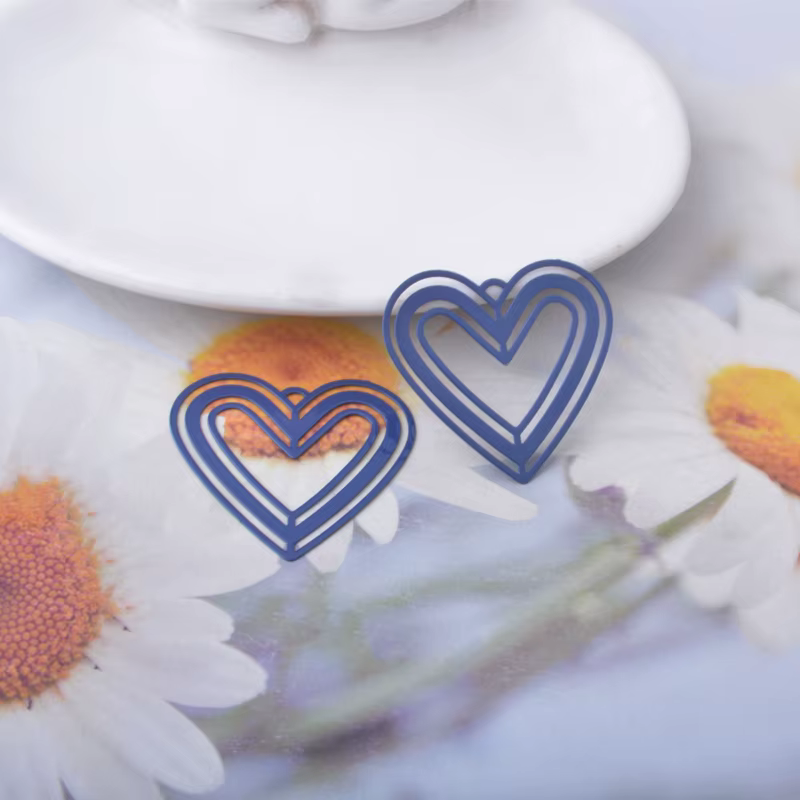 Thumbnail: 2 estampes coeur filigranes - 30 x 33 mm - 10 coloris - laiton
