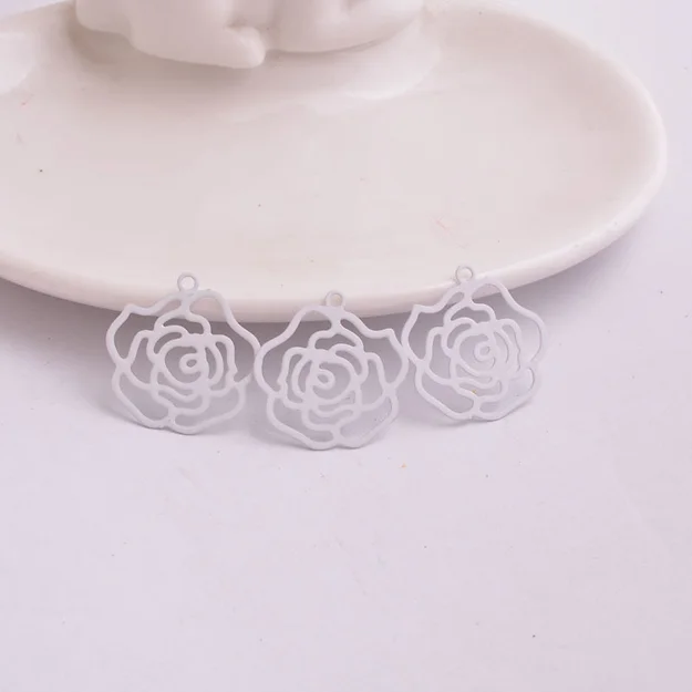 Thumbnail: 2 rose flower prints - 21 x 20 mm - brass - 8 colors au