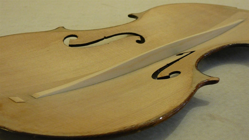 ATELIER St MARC, LUTHIER / QUIMPER