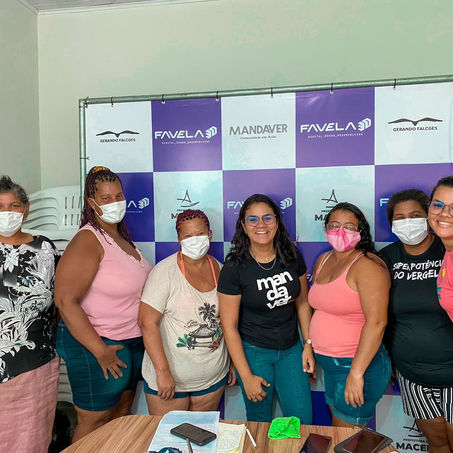 Mulheres empreendedoras do Vergel ganham linha de microcrédito de até R$ 2 mil para seus negócios.