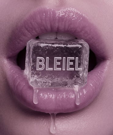 Buchstabe B mit Dirty Lilac Hintergrund (1).png