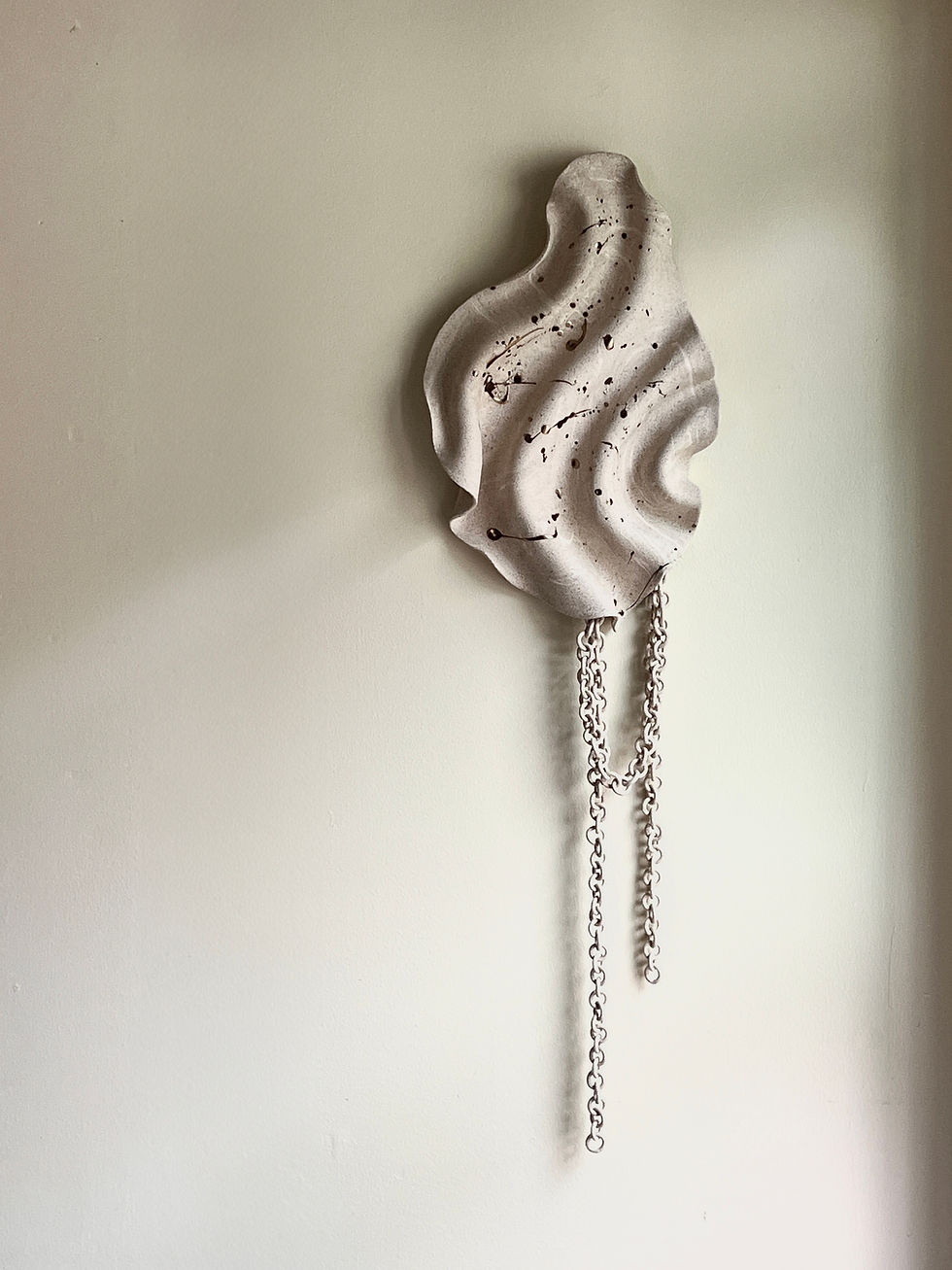 "Nya" stoneware chain sculpture