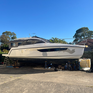 Sealine S330 yacht before vinyl wrap transformation