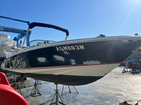 28ft Chris Craft wrapped in 3M Gloss Blue Metallic